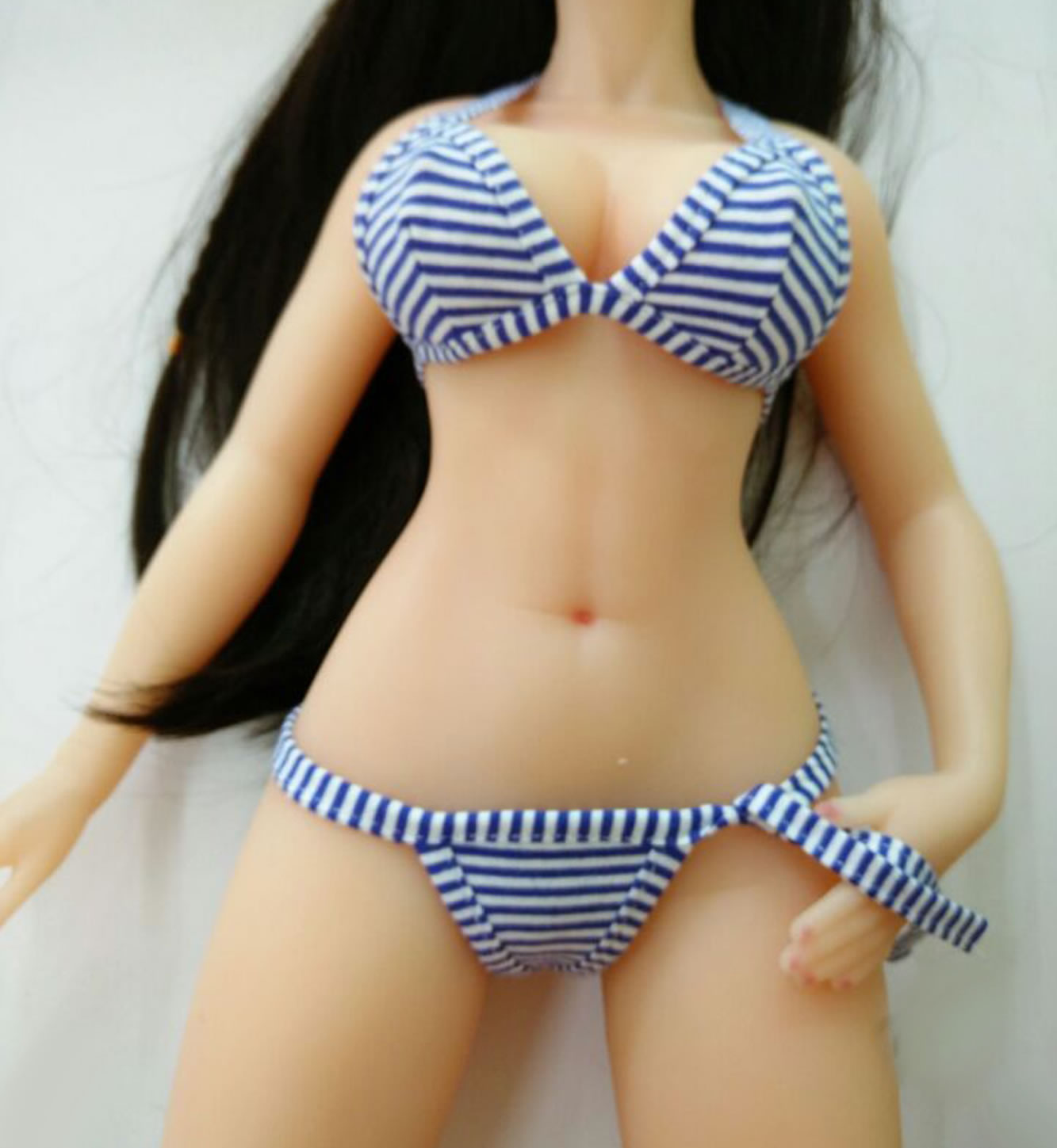$8. For the 65cm--160cm doll. 
